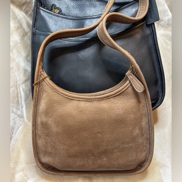 Bundle of 100% Authentic Vintage 4 Ergo Coach Purses (#9033,#9029,# 9047, #4396) - Picture 3 of 14